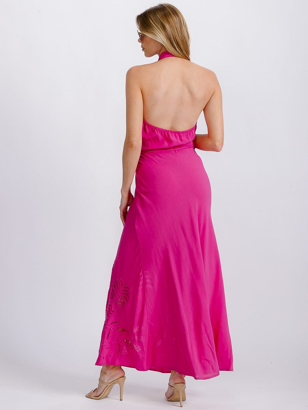 WOMEN'S SLEEVELESS SURPLICE EYELET BOTTON DETAILED OPEN BACK MAXI DRESS