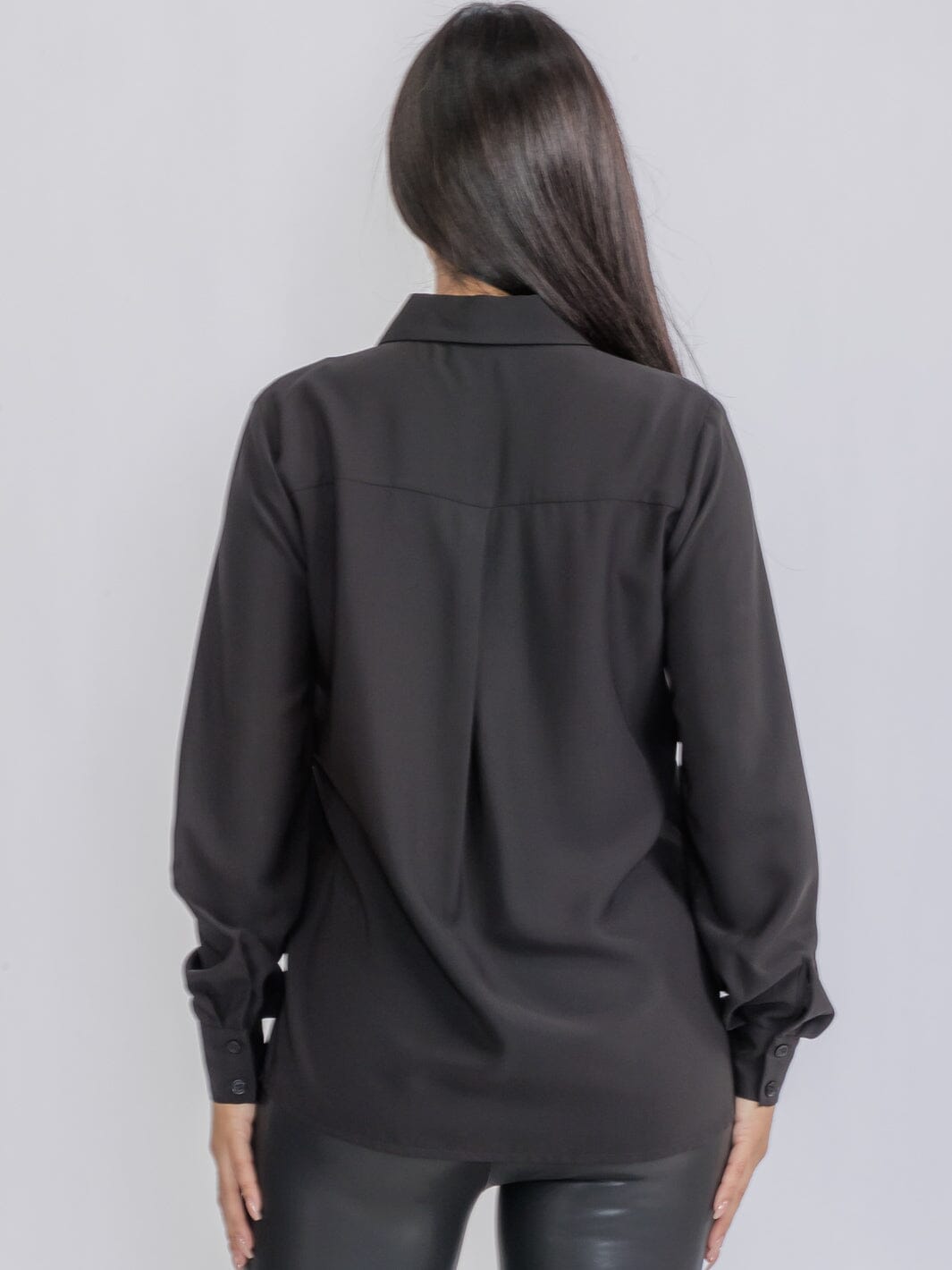 WOMEN'S LONG SLEEVE BUTTON UP FRONT POCKET BLOUSE