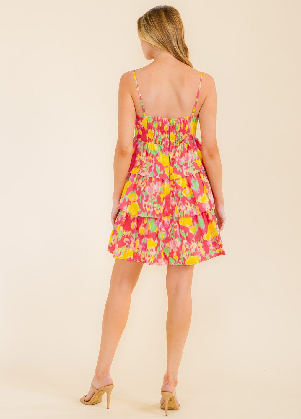 WOMEN'S SLEEVELESS V-NECK SMOCK TIERED MULTI PRINT MINI DRESS