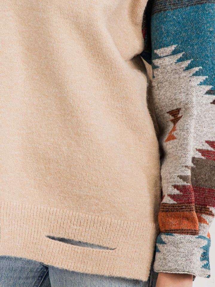 WOMEN'S LONG SLEEVE V-NECK MULTI PRINT PULLOVER DISTRESS SWEATER