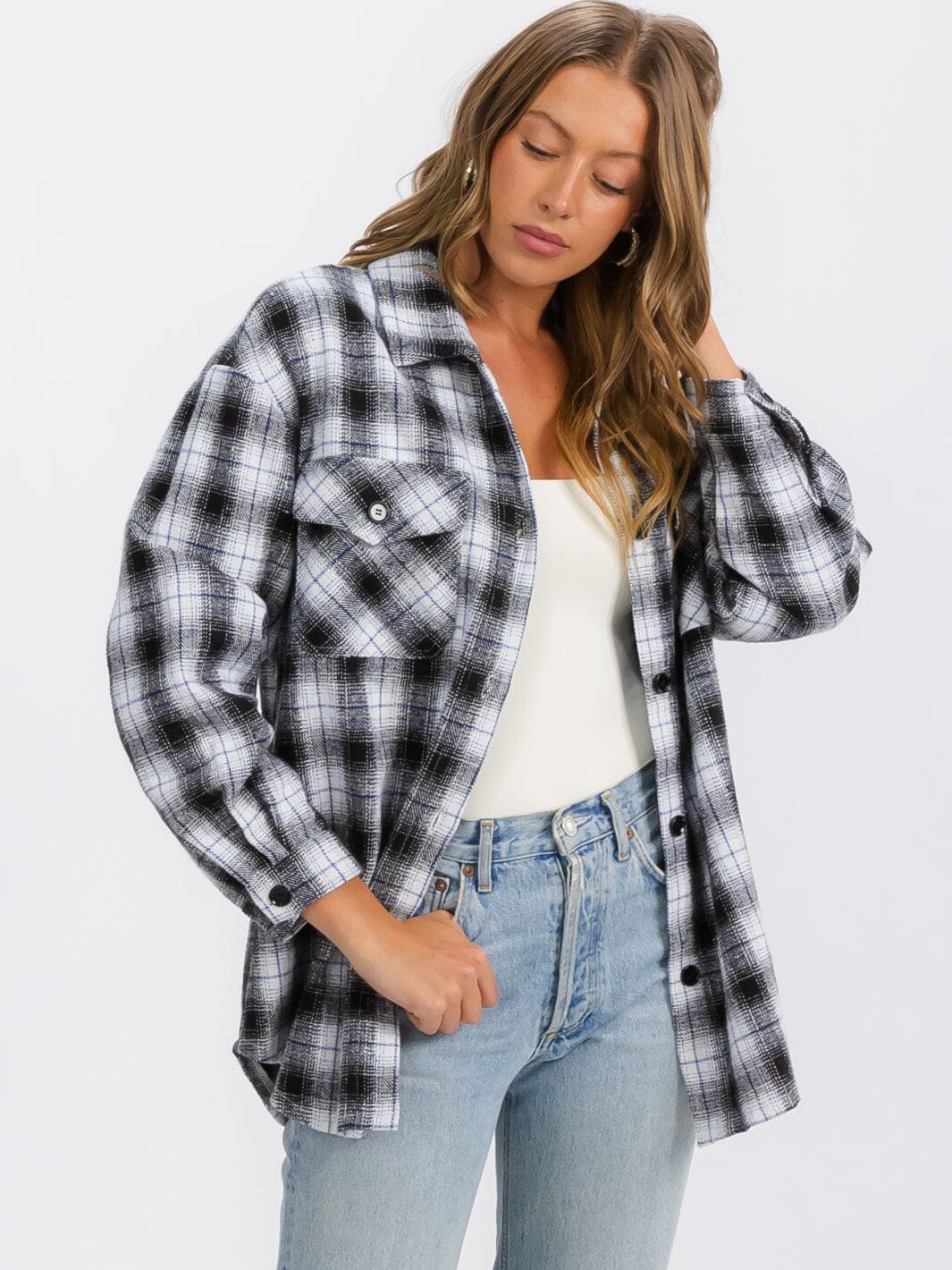 WOMEN'S LONG SLEEVE BUTTON UP FRONT POCKETS PLAID OVERSIZE SHIRT
