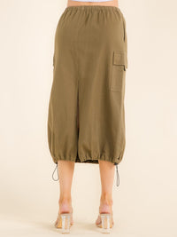 WOMEN'S ADJUSTABLE EDGE & WAIST CARGO POCKETS DENIM MIDI SKIRT