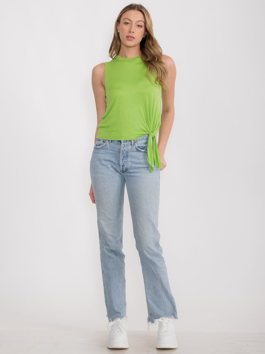 WOMEN'S SLEEVELESS BASIC SOLID TANK TOP