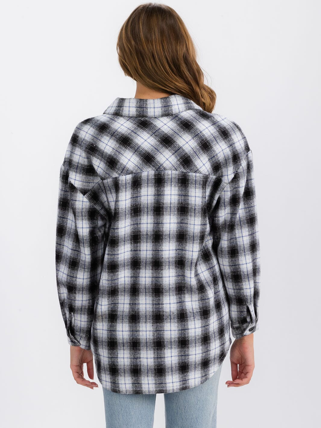 WOMEN'S LONG SLEEVE BUTTON UP FRONT POCKETS PLAID OVERSIZE SHIRT