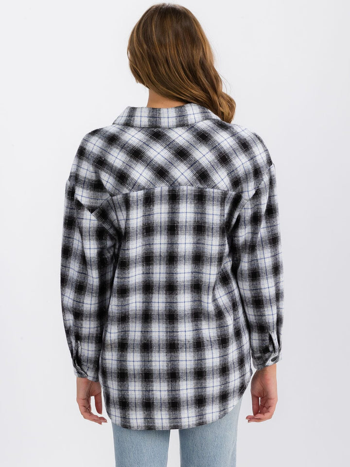 WOMEN'S LONG SLEEVE BUTTON UP FRONT POCKETS PLAID OVERSIZE SHIRT