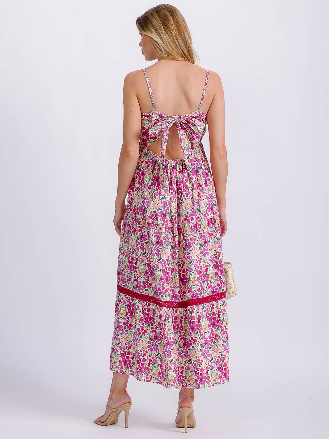 WOMEN'S SLEEVELESS V-NECK ELASTIC WAIST TIERED OPEN BACK FLORAL MAXI DRESS