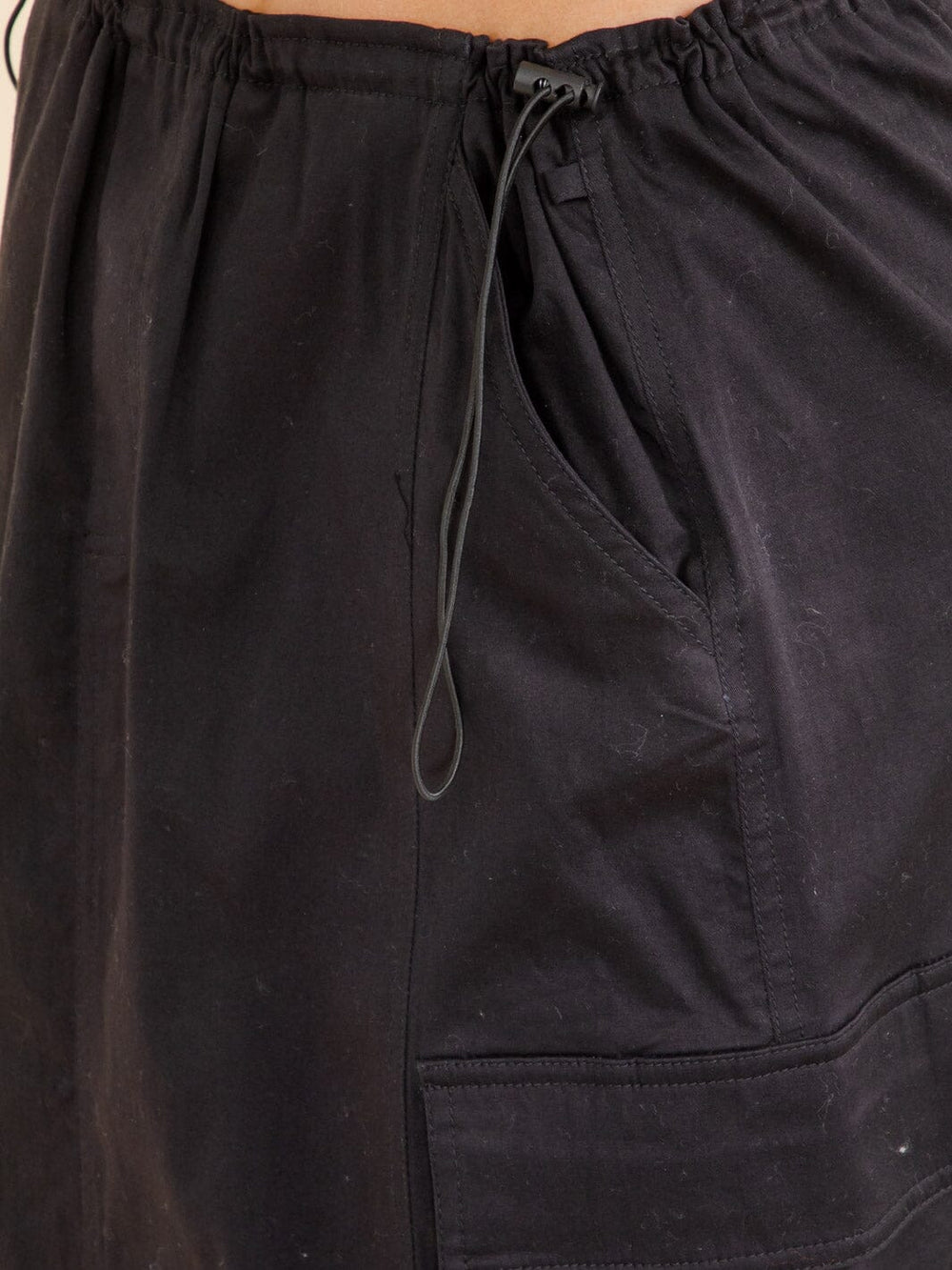 WOMEN'S ADJUSTABLE EDGE & WAIST CARGO POCKETS MAXI SKIRT