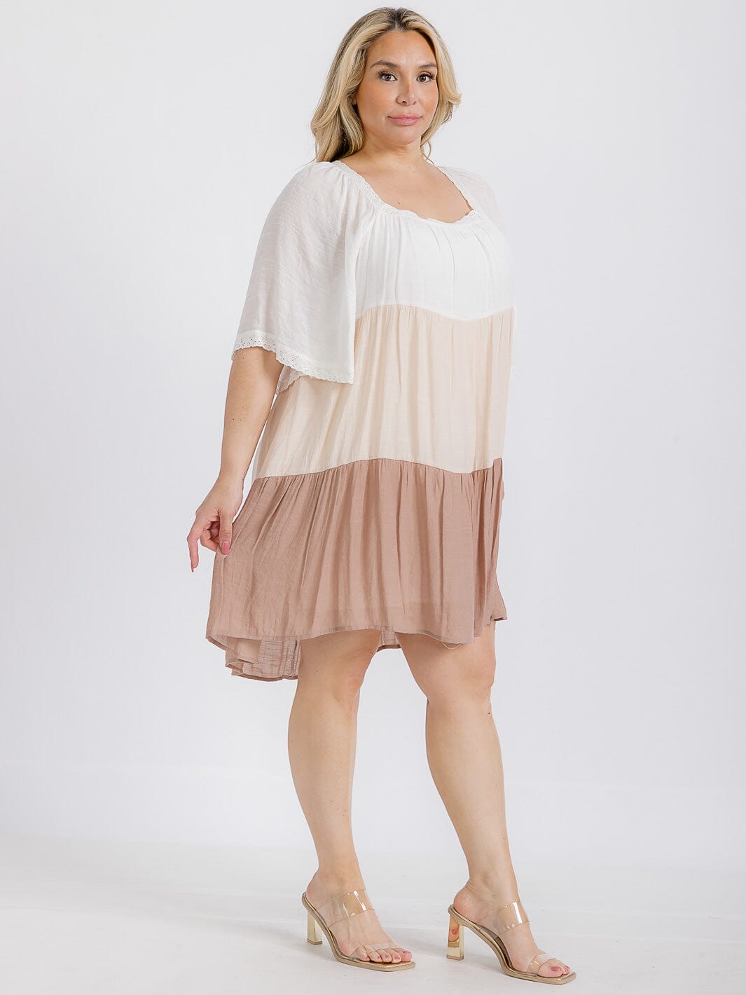 PLUS SIZE SHORT SLEEVE SQUARE NECK TIERED COLORBLOCK TUNIC MINI DRESS