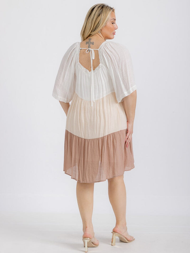 PLUS SIZE SHORT SLEEVE SQUARE NECK TIERED COLORBLOCK TUNIC MINI DRESS