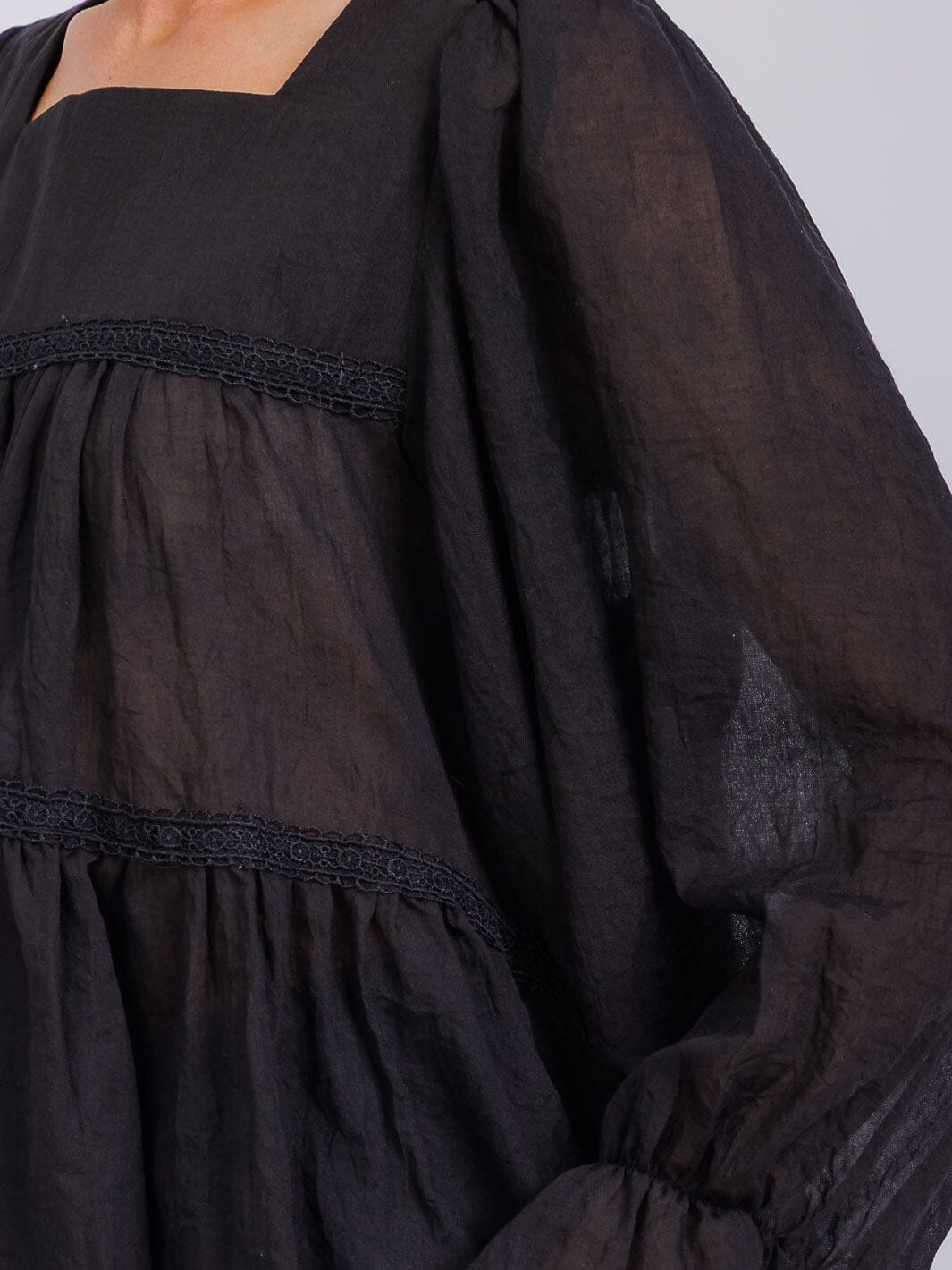 WOMEN'S LONG SLEEVE SQUARE NECK TIERED TUNIC BLOUSE