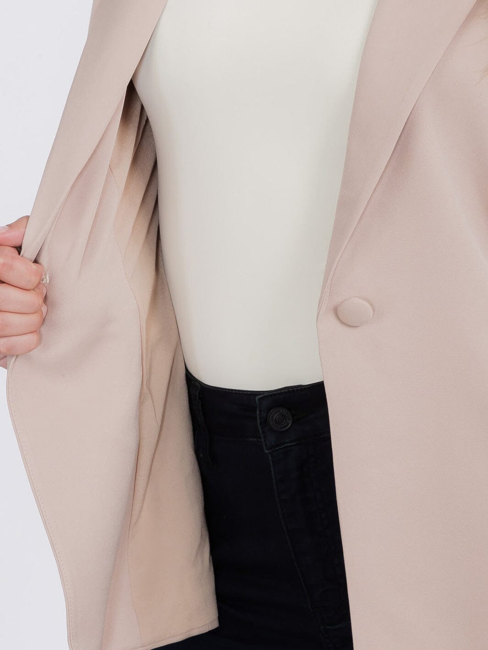 WOMEN'S LONG SLEEVE BUTTON CLOSURE BLAZER