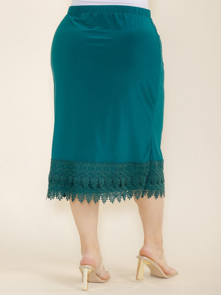 PLUS SIZE ELASTIC WAIST CROCHET BOTTOM HEM MIDI SKIRT