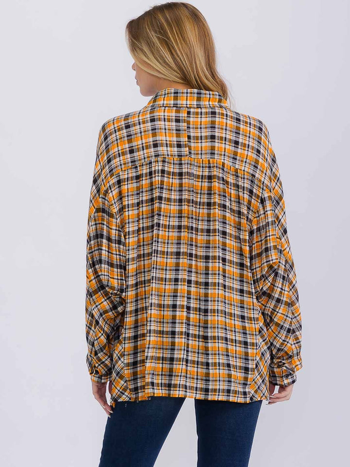 WOMEN'S LONG SLEEVE BUTTON UP FRONT POCKETS PLAID OVERSIZED SHIRT
