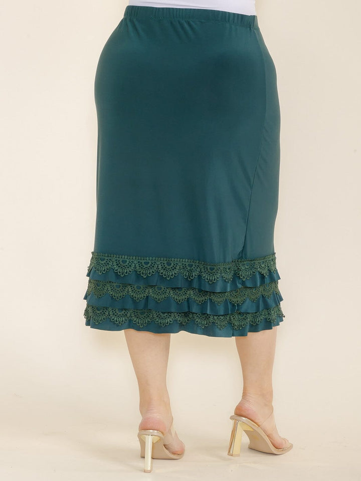 PLUS SIZE ELASTIC WAIST CROCHET BOTTOM HEM MIDI SKIRT