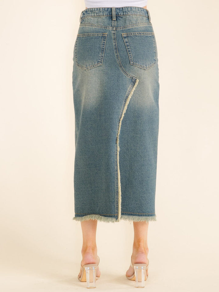 WOMEN'S BUTTON CLOSURE SIDE SLIT POCKETS DENIM WASHED MIDI SKIRT