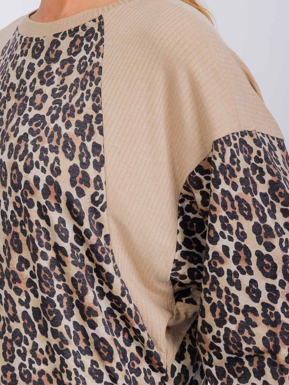WOMEN'S LONG SLEEVE ANIMAL PRINT CRONTRAST TOP