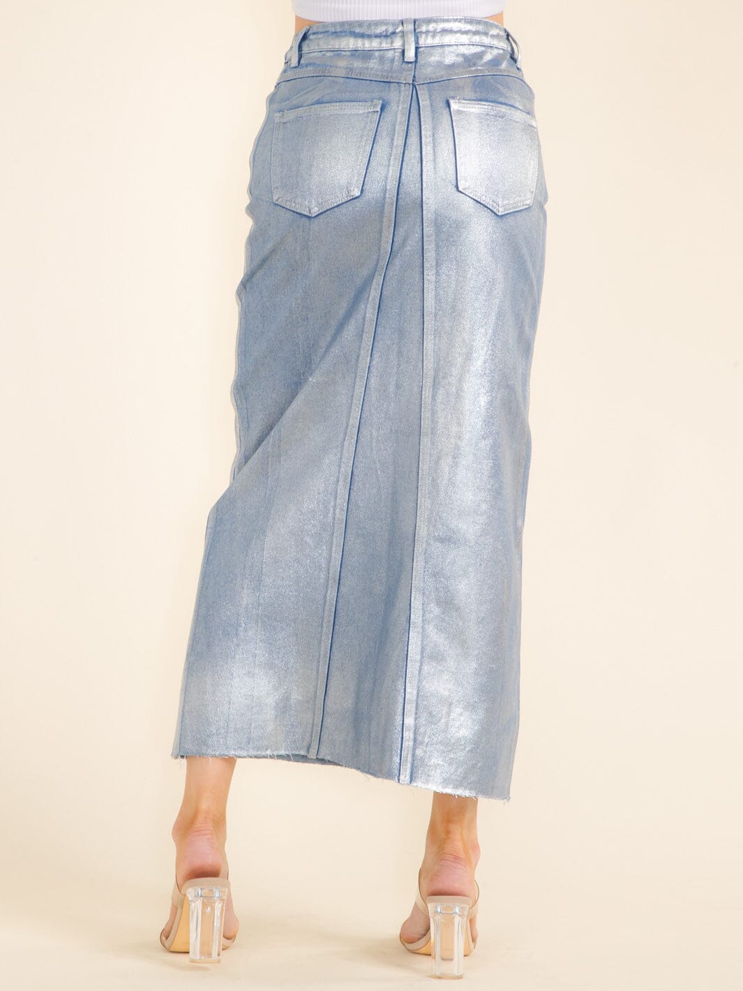 WOMEN'S BUTTON CLOSURE SURPLICE POCKETS SHIMMER DENIM MAXI SKIRT