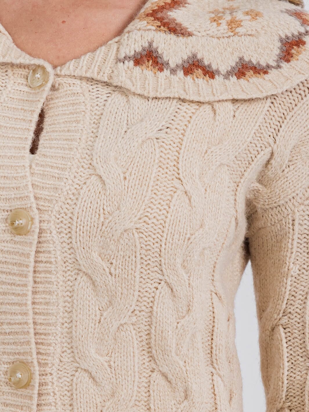 WOMEN'S LONG SLEEVE BUTTON CLOSURE COLLAR DETAILED KNIT CARDIGAN SWEATER