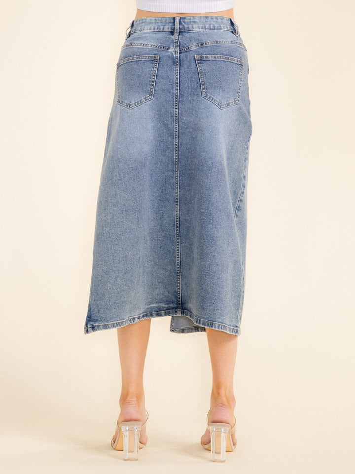WOMEN'S BUTTON CLOSURE SIDE SLIT POCKETS DENIM MIDI SKIRT