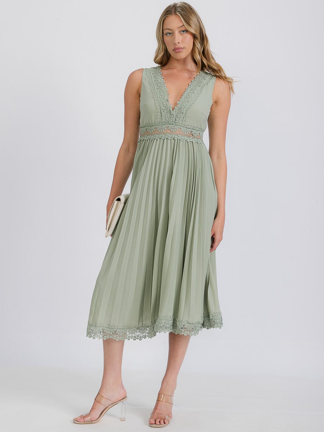 WOMEN'S SLEEVELESS V-NECK TRIM DETAILED PLEATED MAXI DRESS
