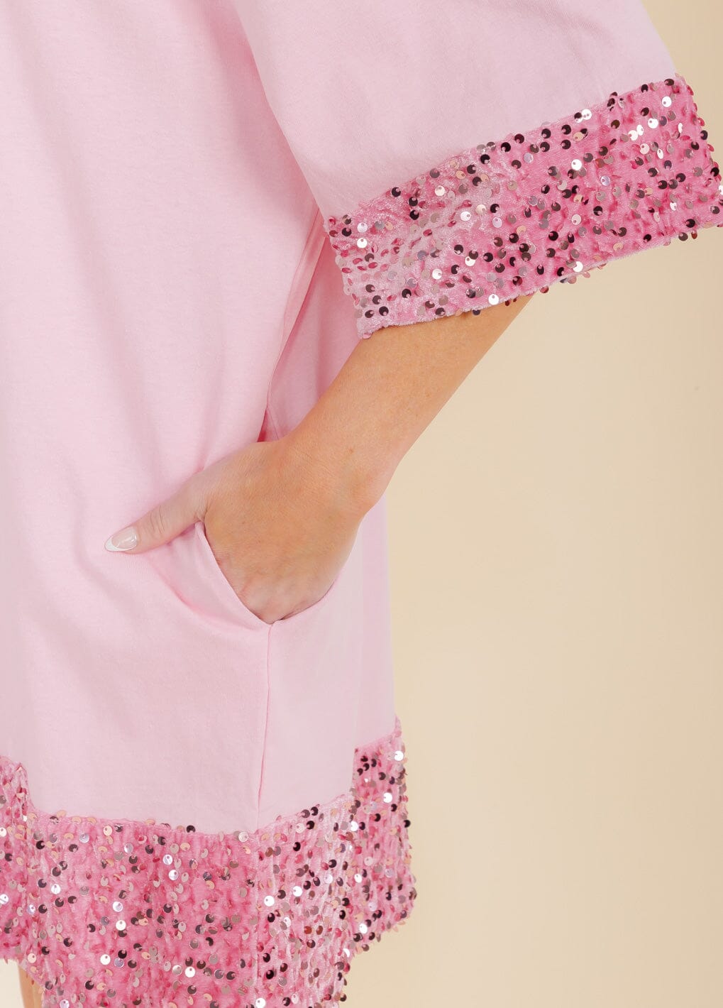 WOMEN'S SHORT SLEEVE FRONT POCKETS SEQUINS TRIM TUNIC MINI DRESS