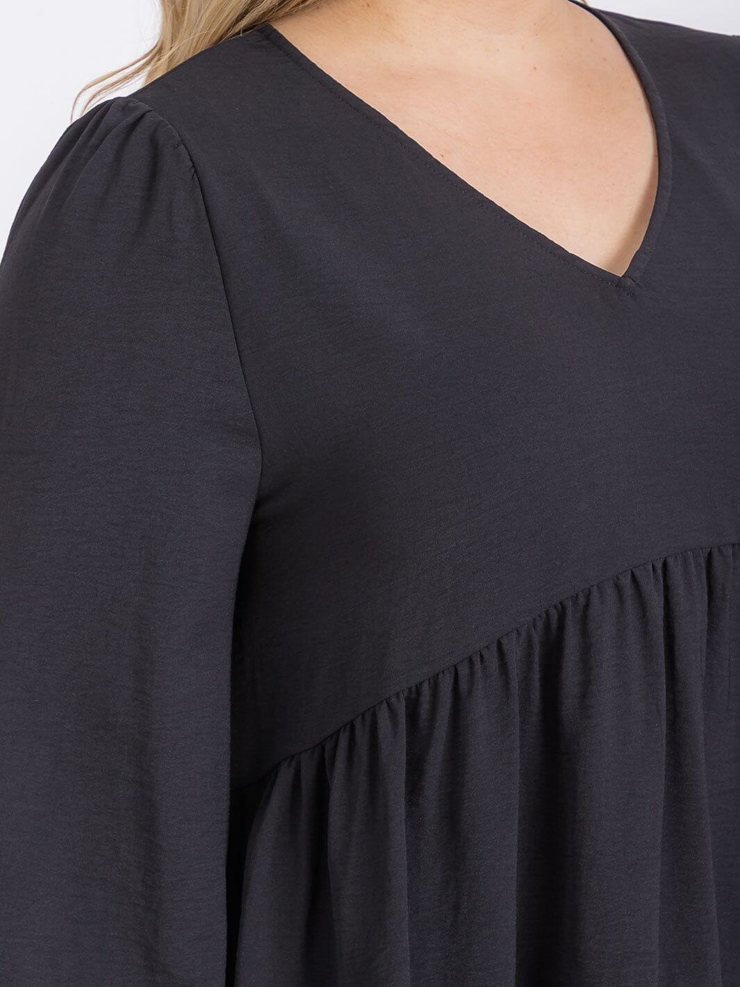 PLUS SIZE LONG SLEEVE V-NECK RUFFLE HIGH-LOW BLOUSE