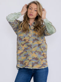 WOMEN'S LONG SLEEVE BUTTON CLOSURE CAMO PRINT HOODED DENIM TOP
