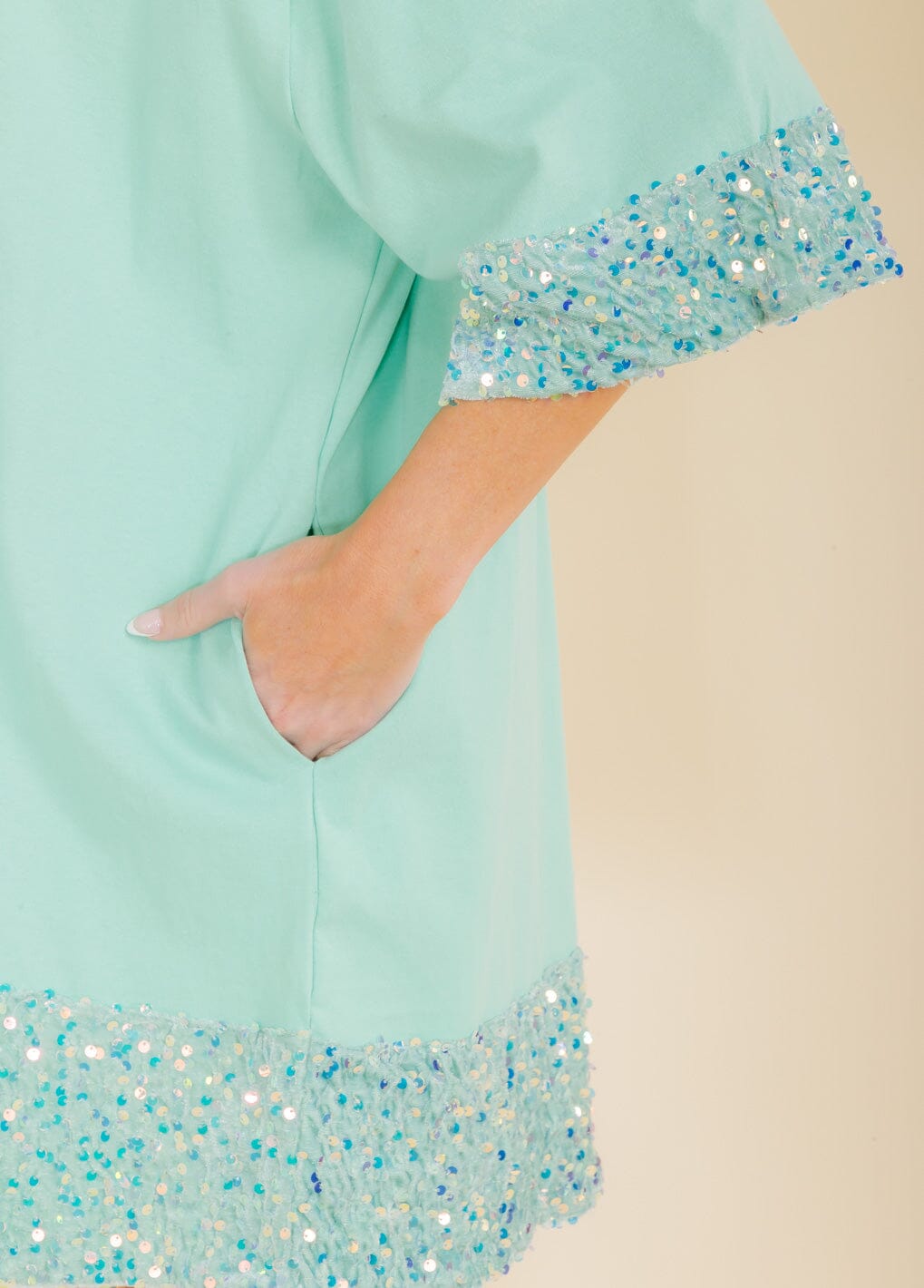 WOMEN'S SHORT SLEEVE FRONT POCKETS SEQUINS TRIM TUNIC MINI DRESS