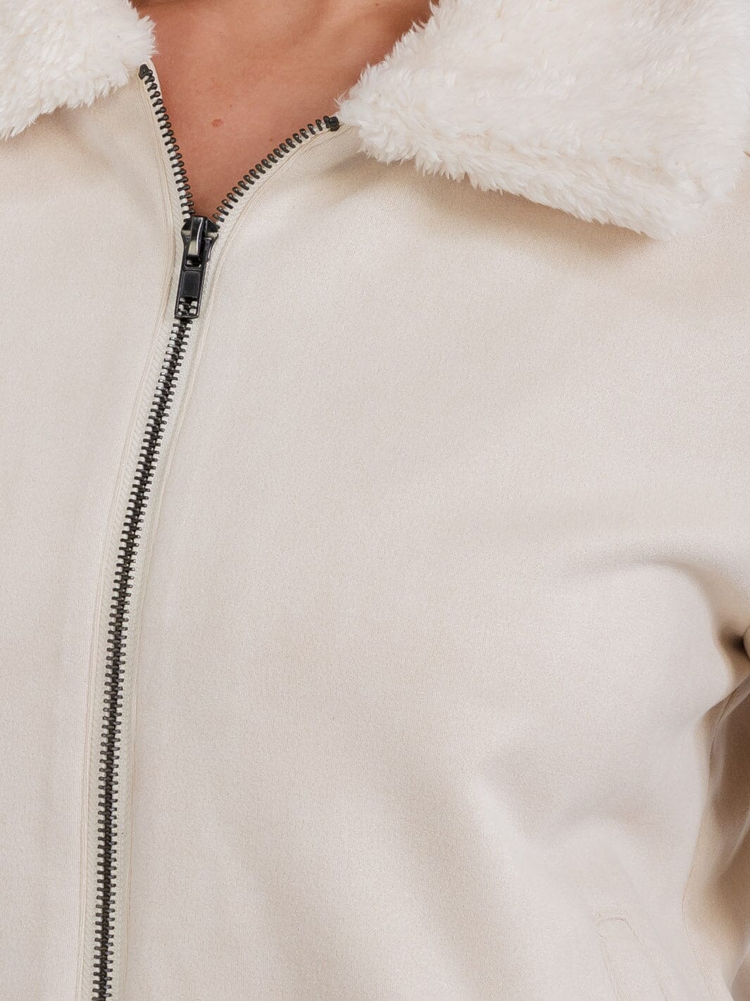 WOMEN'S LONG SLEEVE ZIPPER CLOSURE FRONT POCKETS SHERPA COLLAR JACKET