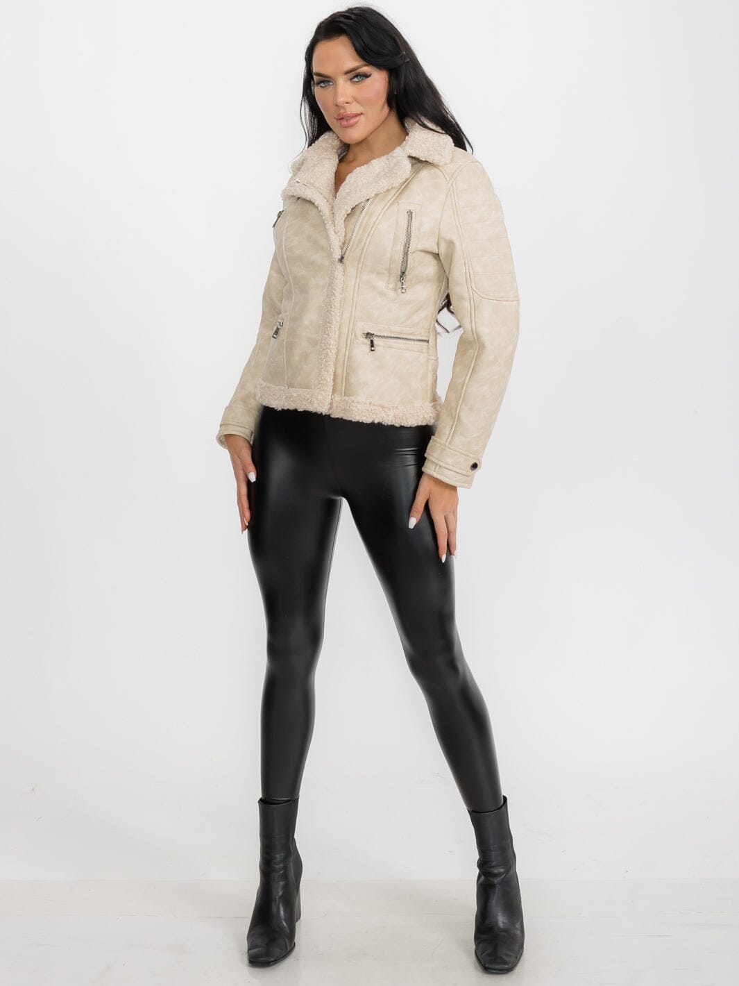 WOMEN'S LONG SLEEVE SHERPA LINING ZIPPER CLOSURE FRONT POCKETS PU PLEATHER JACKET