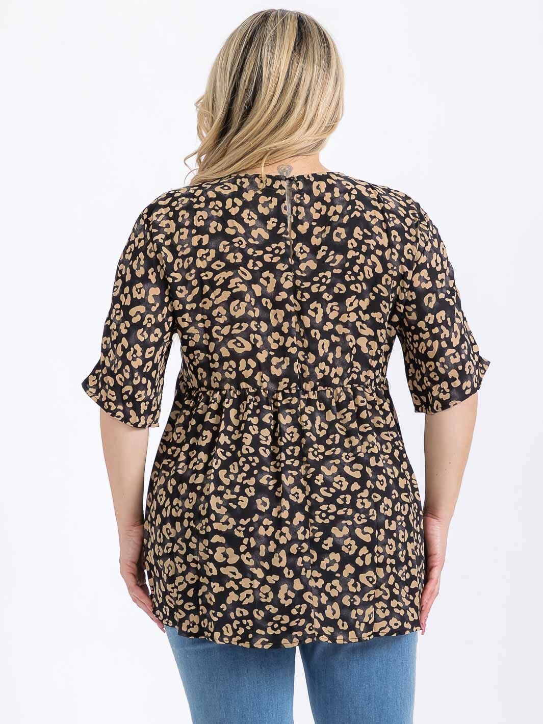 PLUS SIZE SHORT SLEEVE V-NECK ANIMAL PRINT HIGH-LOW BLOUSE