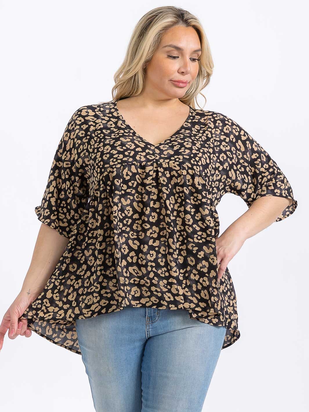 PLUS SIZE SHORT SLEEVE V-NECK ANIMAL PRINT HIGH-LOW BLOUSE