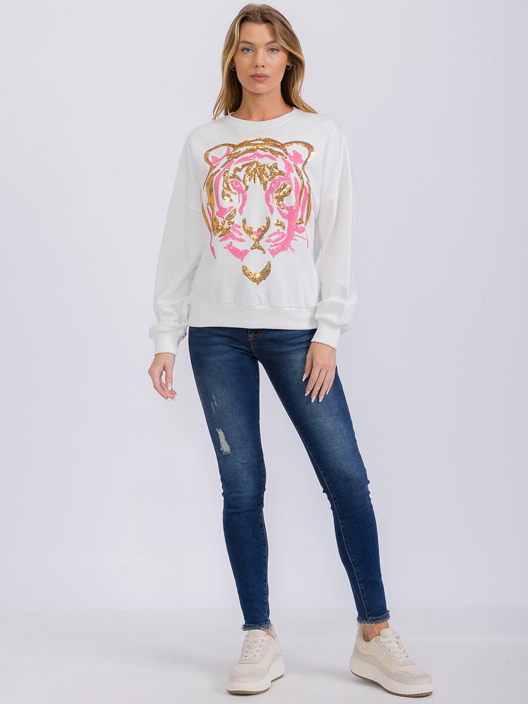 WOMEN'S LONG SLEEVE SEQUINS GRAPHIC PULLOVER SWEATER