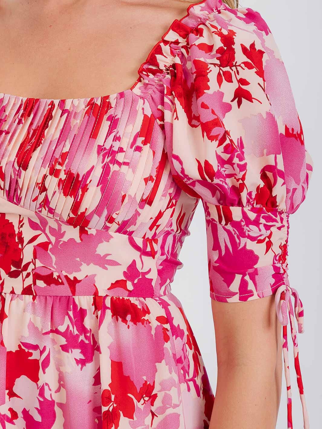 WOMEN'S SHORT SLEEVE FLORAL SMOCKED SATIN MINI DRESS