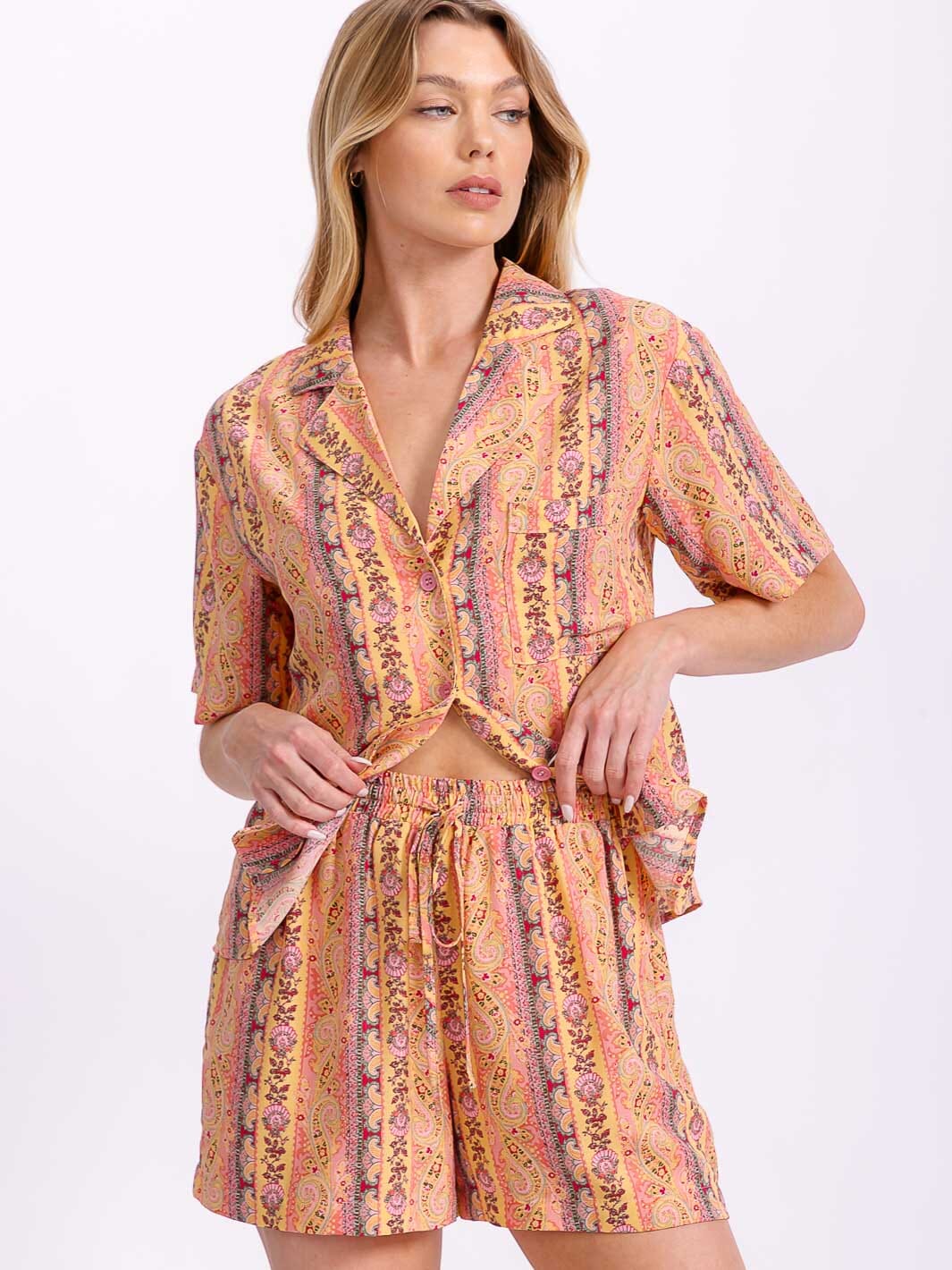 WOMEN'S SHORT SLEEVE BLOUSE & ELASTIC WAIST SHORTS MULTI PRINT 2PC. SET