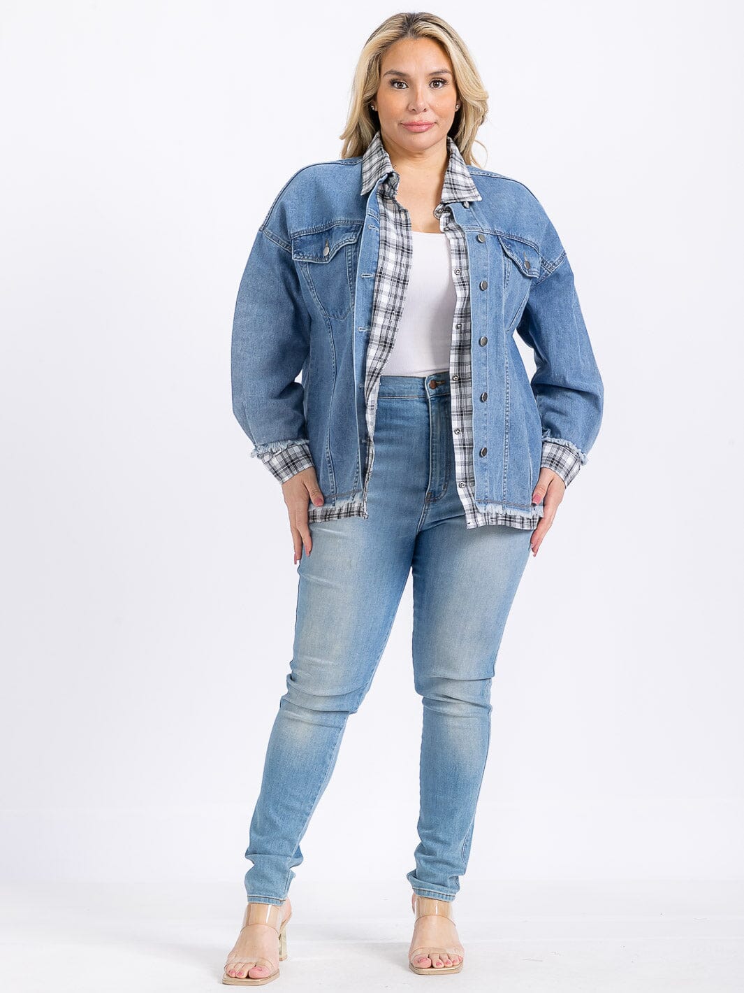 PLUS SIZE LONG SLEEVE BUTTON CLOSURE FRONT POCKETS DENIM JACKET