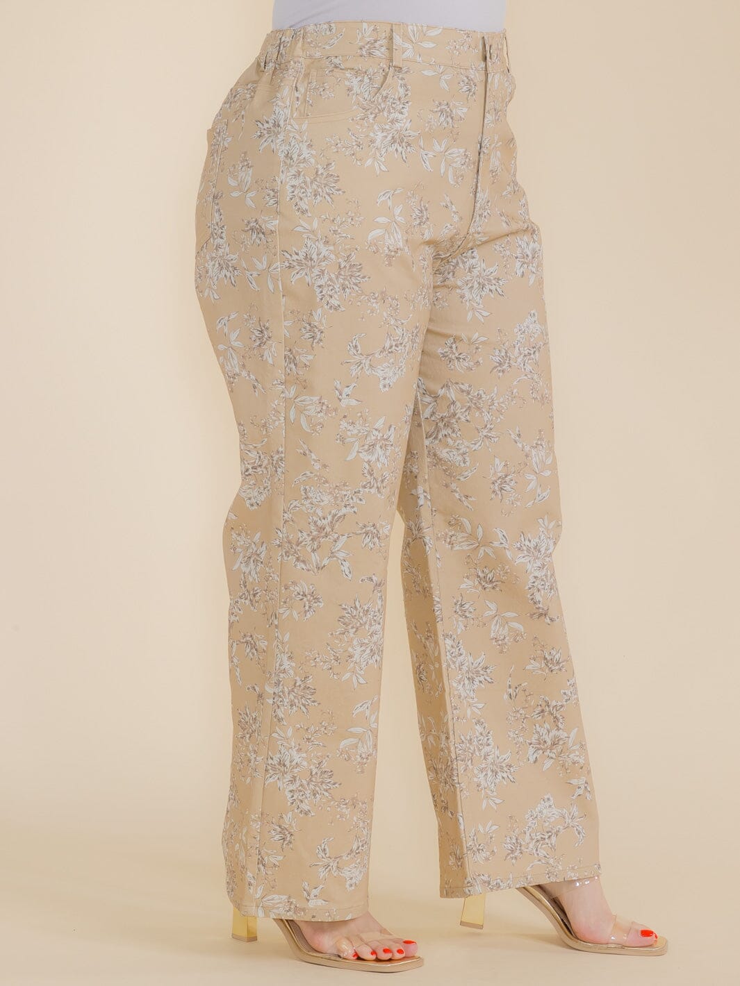 PLUS SIZE BUTTON CLOSURE POCKETS FLORAL WIDE LEG DENIM PANTS