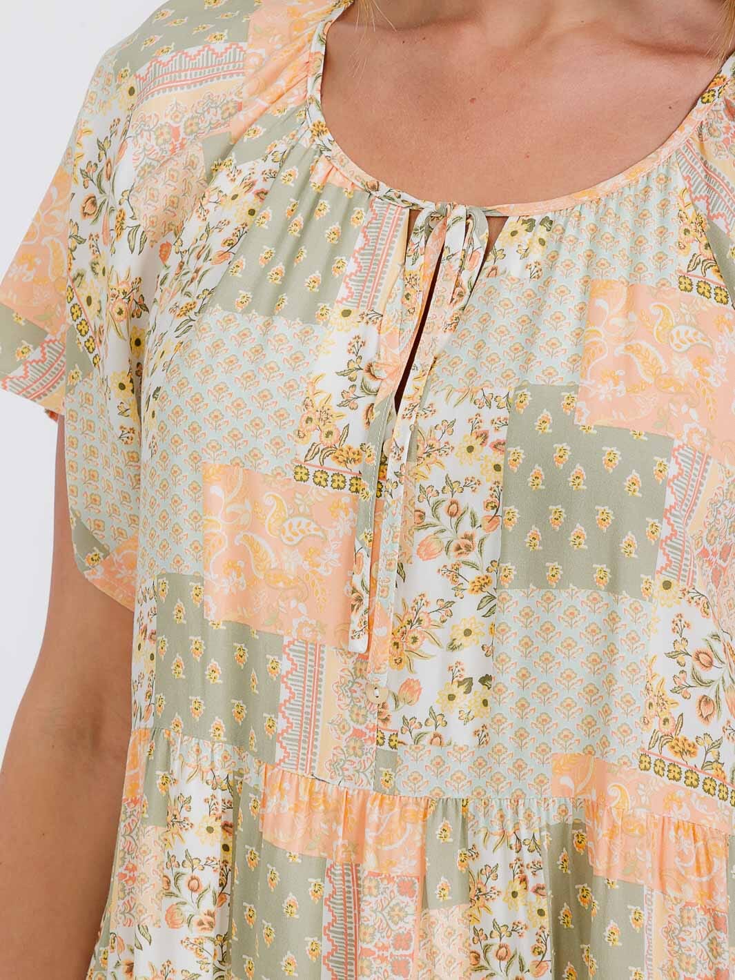 WOMEN'S SHORT SLEEVE BOARDER PRINT V-NECK MINI DRESS