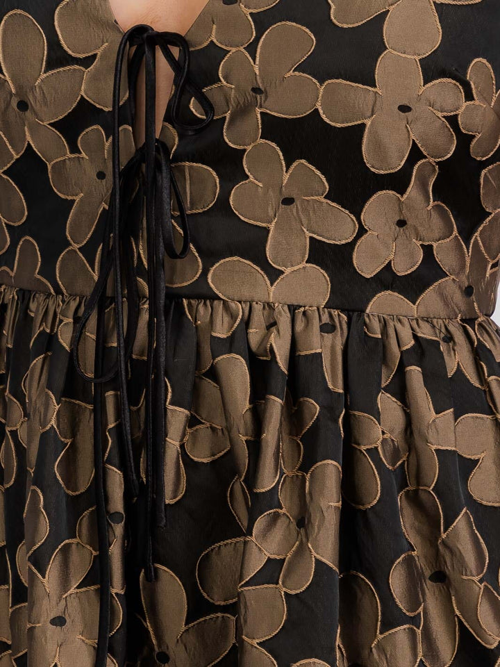 WOMEN'S SLEEVELESS V-NECK FLOWER DETAILED FIT & FLARE MINI DRESS