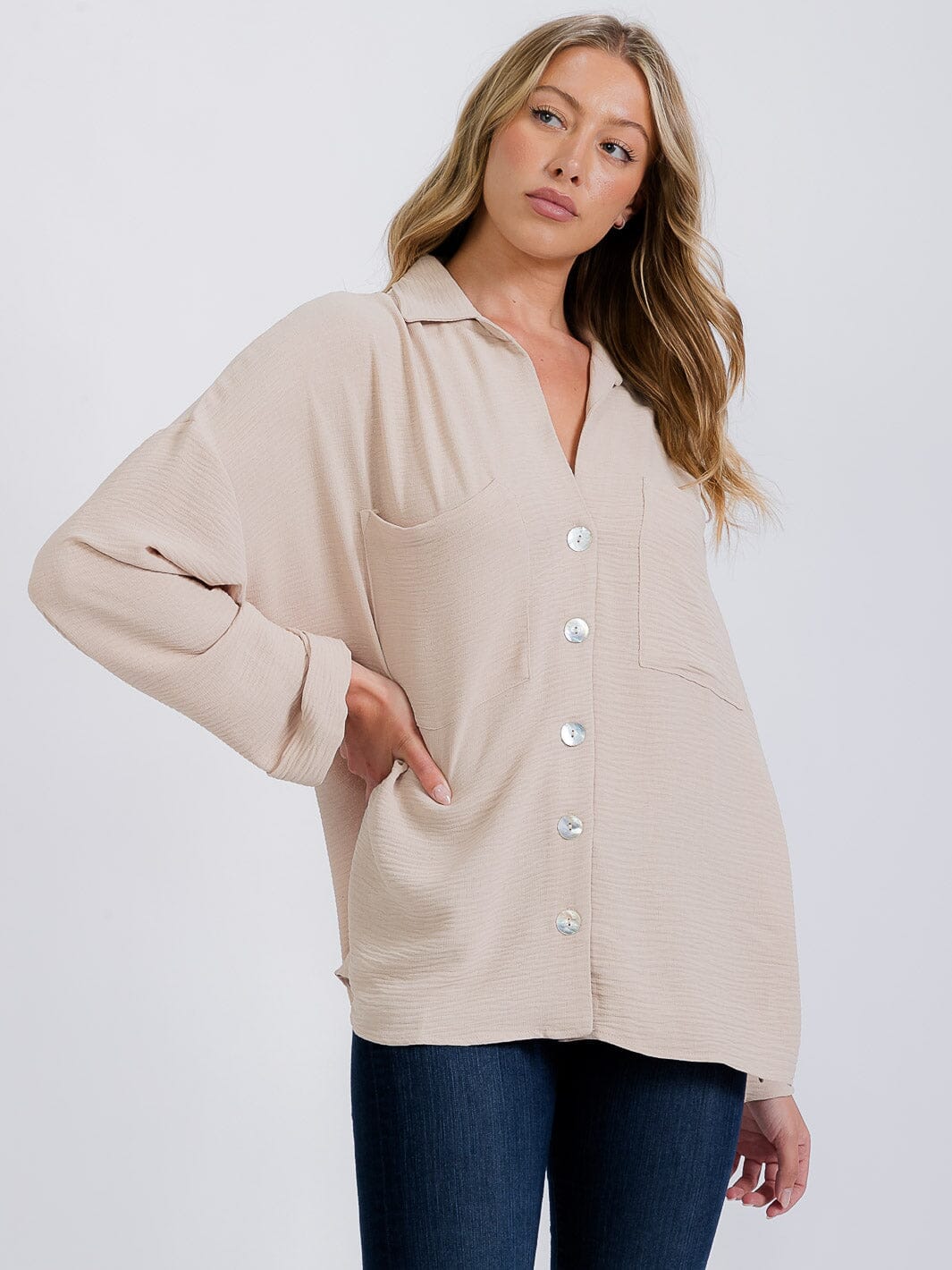 WOMEN'S LONG SLEEVE FRONT POCKETS BUTTON UP BLOUSE