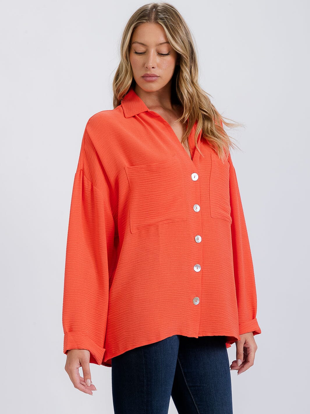 WOMEN'S LONG SLEEVE FRONT POCKETS BUTTON UP BLOUSE