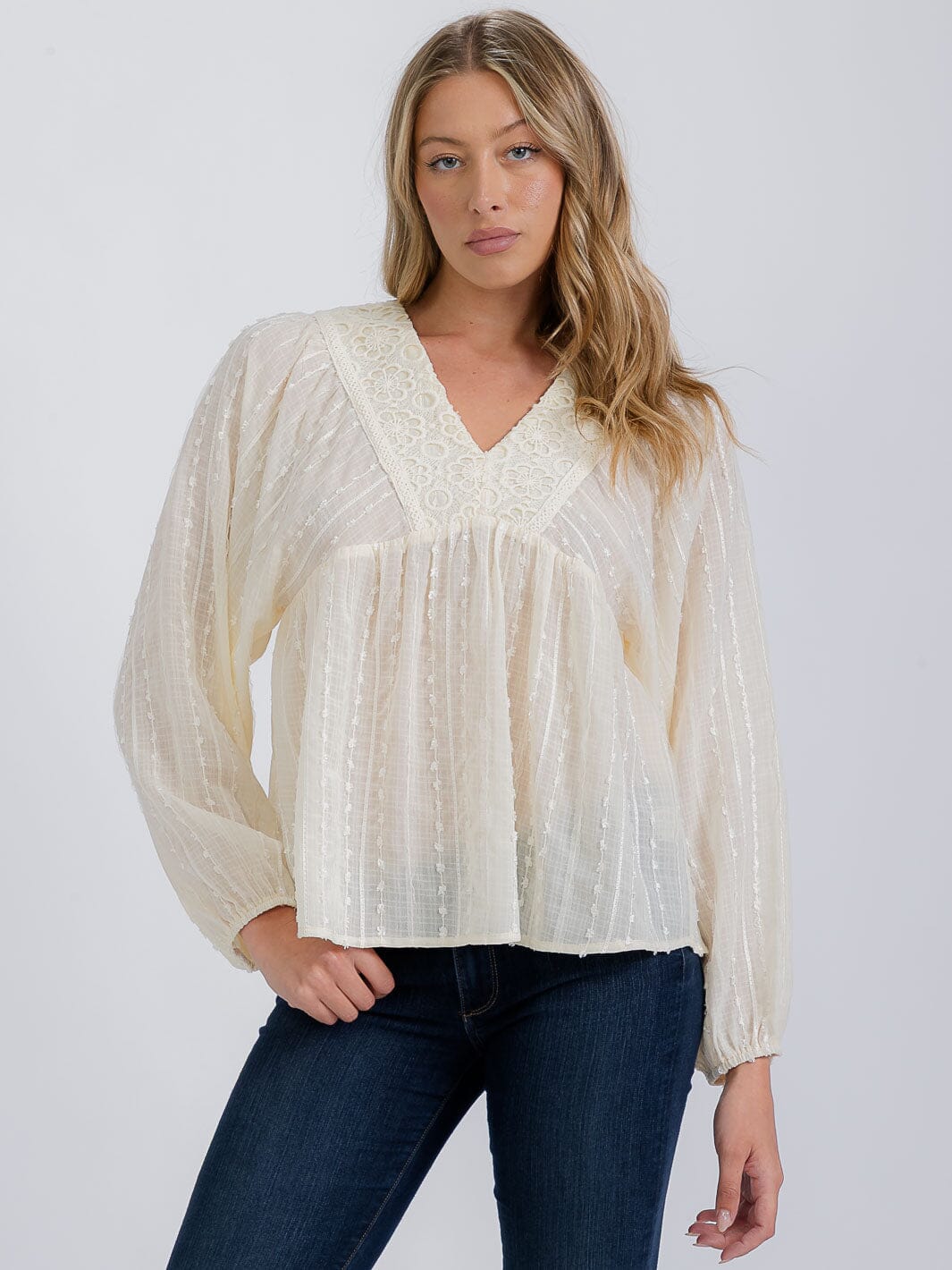 WOMEN'S LONG SLEEVE V-NECK TRIM DETAILED BLOUSE