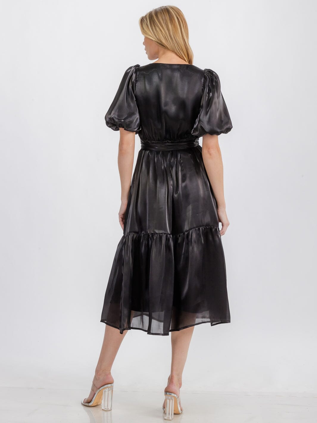 WOMEN'S SHORT PUFF SLEEVE SELF TIE SURPLICE SATIN TIERED MIDI DRESS
