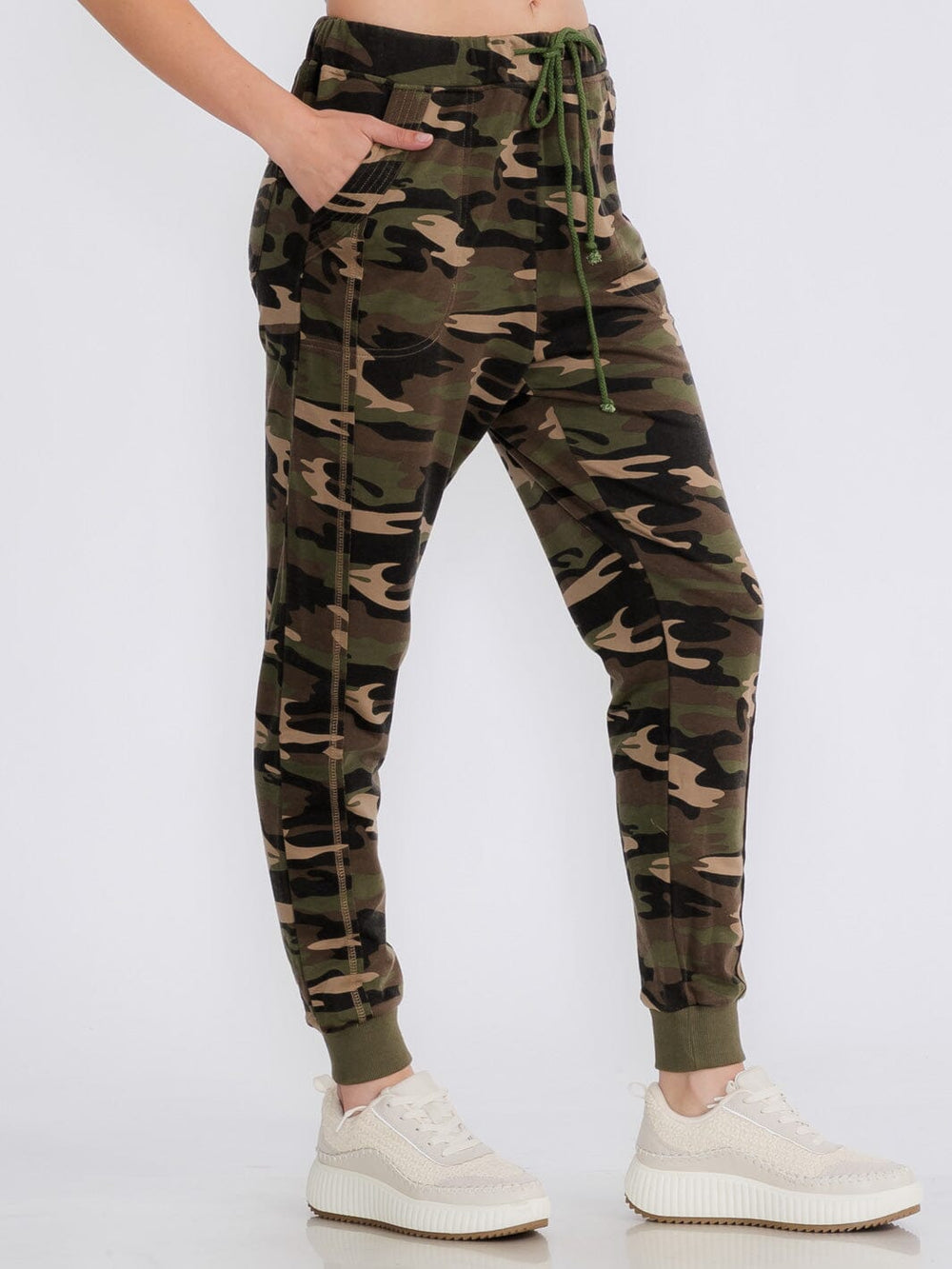 WOMEN'S ELASTIC WAIST POCKETS CAMO PRINT JOGGER PANTS