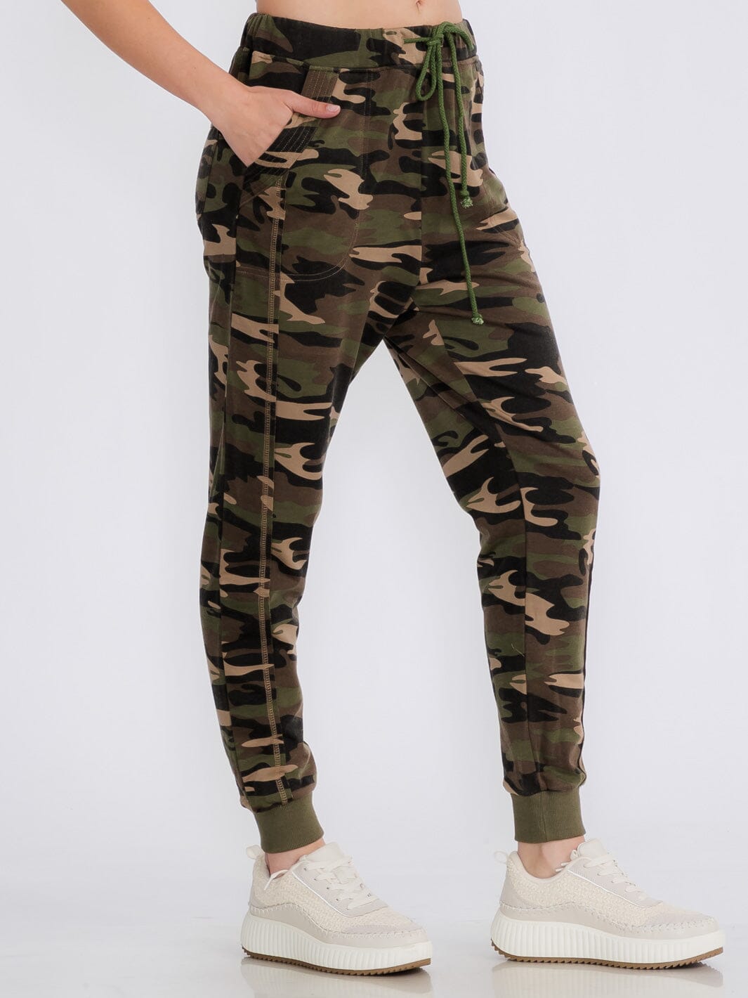 WOMEN'S ELASTIC WAIST POCKETS CAMO PRINT JOGGER PANTS