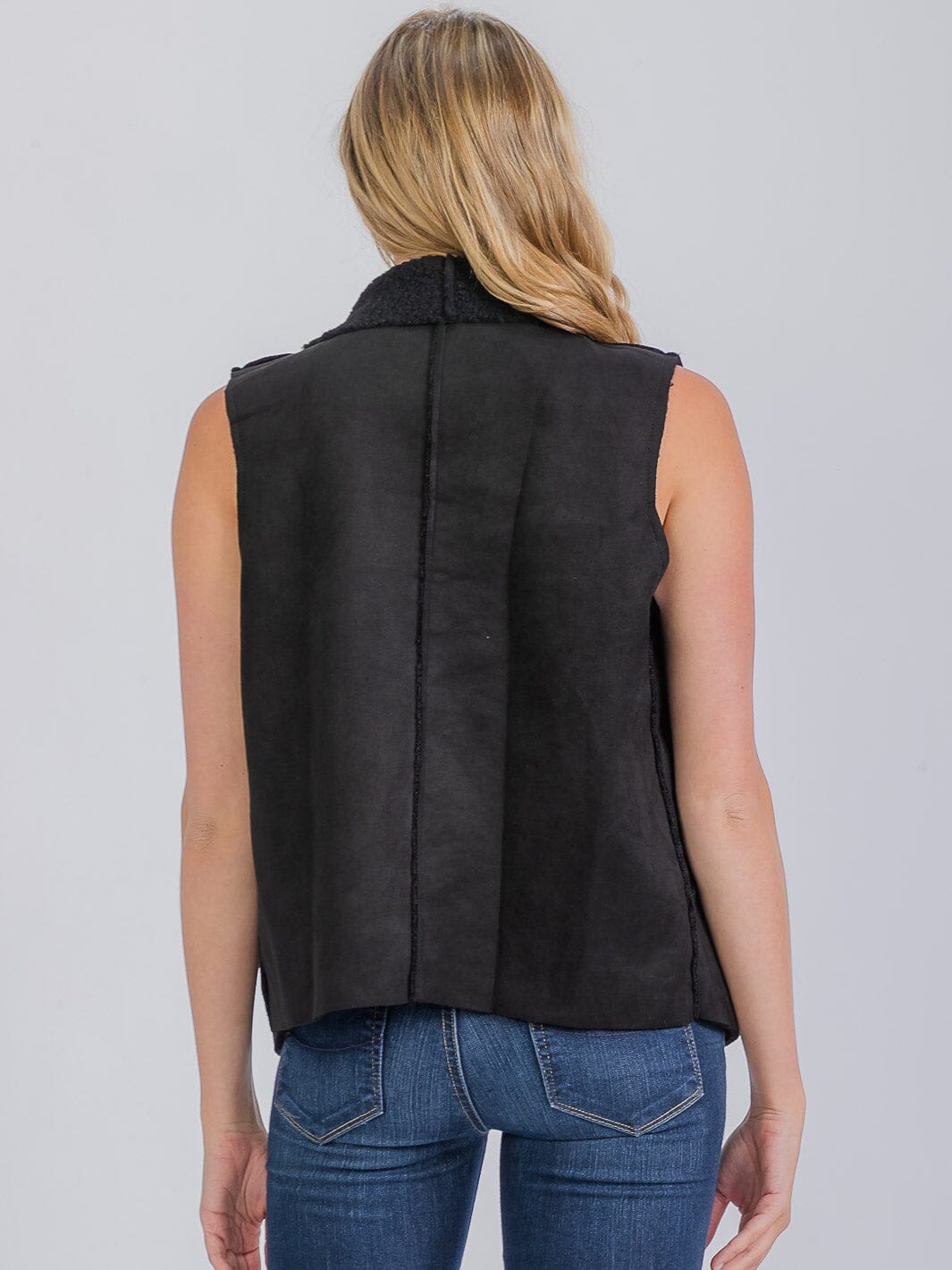 WOMEN'S SLEEVELESS SUEDE SHERPA VEST