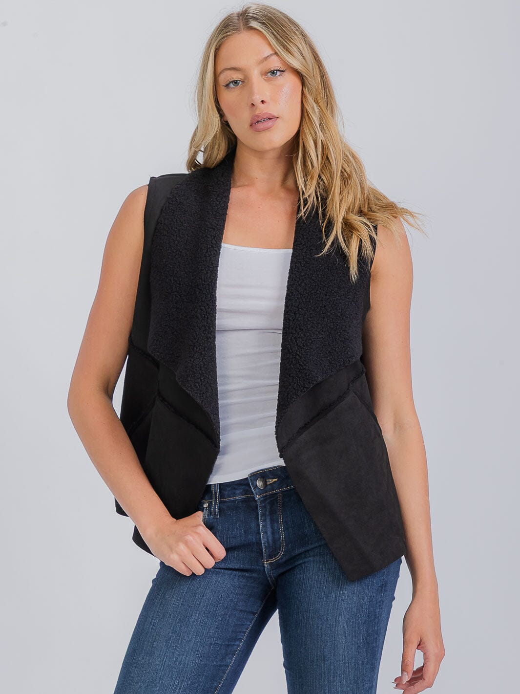 WOMEN'S SLEEVELESS SUEDE SHERPA VEST