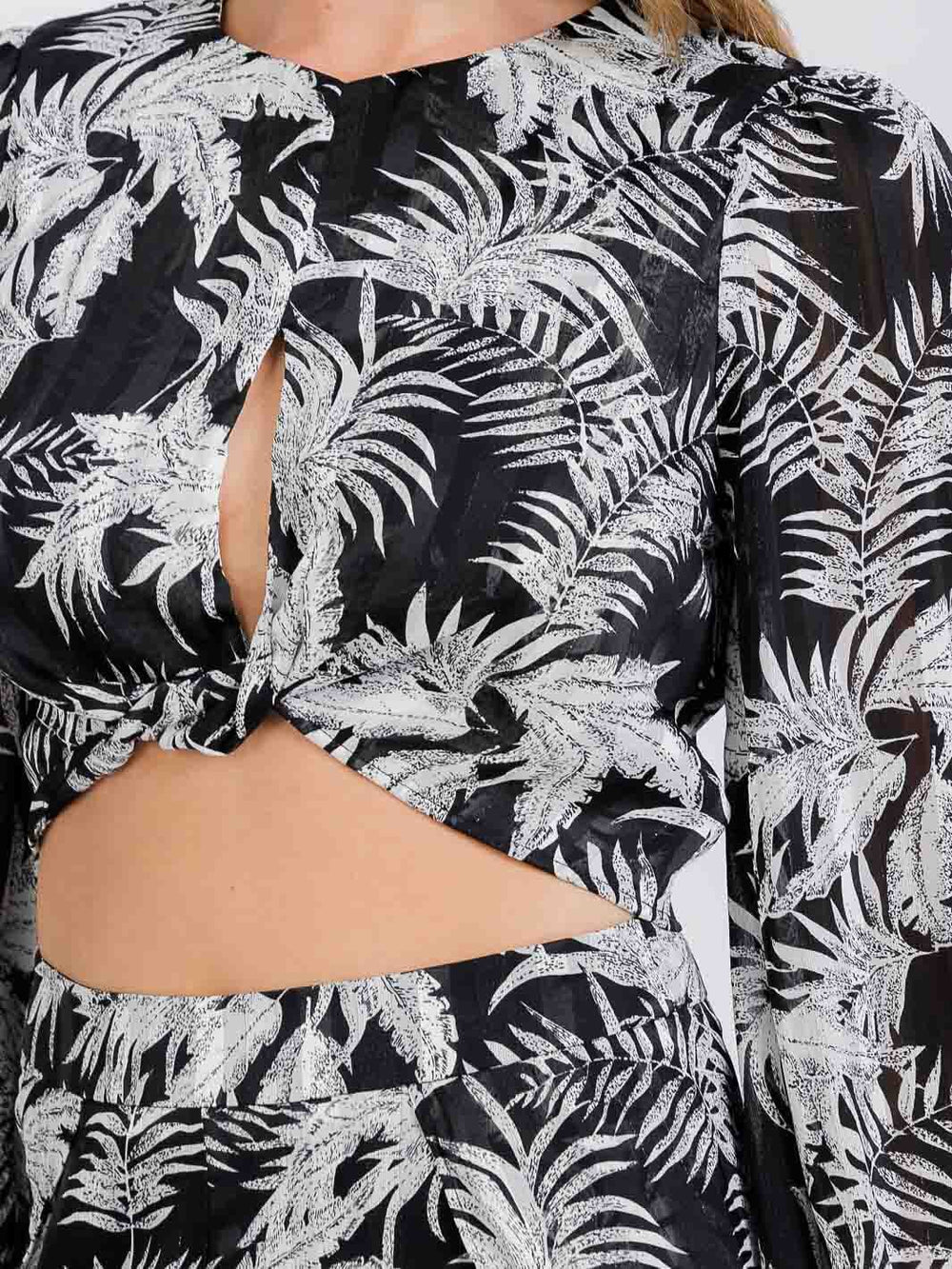 WOMEN'S LONG SLEEVE FRONT KNOT FLORAL TOP