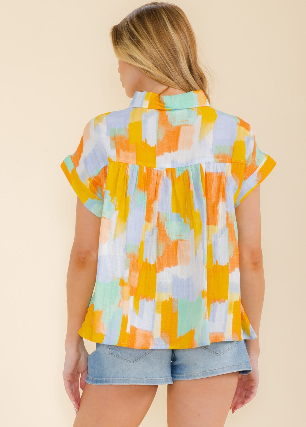 WOMEN'S SHORT SLEEVE FRONT POCKETS BUTTON UP MULTI BLOUSE
