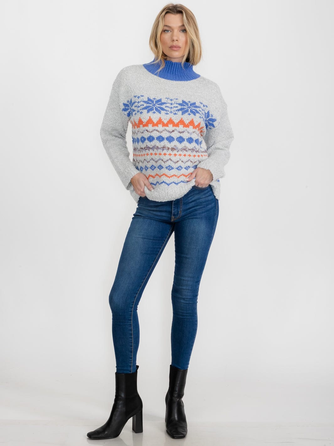 WOMEN'S LONG SLEEVE TURTLE NECK COLORBLOCK PULLOVER SWEATER